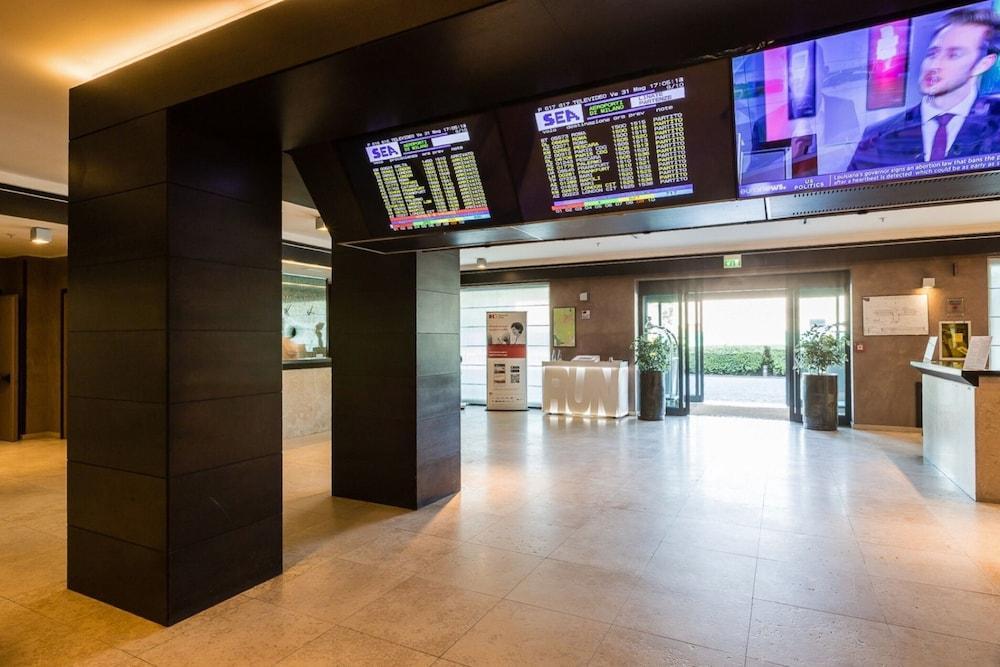 Crowne Plaza Milan - Malpensa Airport By Ihg Hotel Case Nuove  Exterior photo